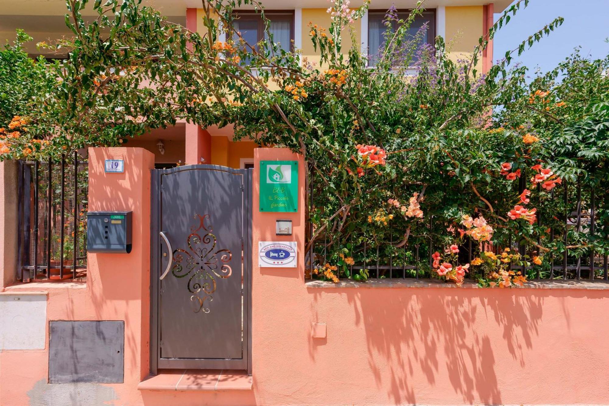 Il Piccolo Giardino Rooms & Breakfast Villasimius Exterior photo
