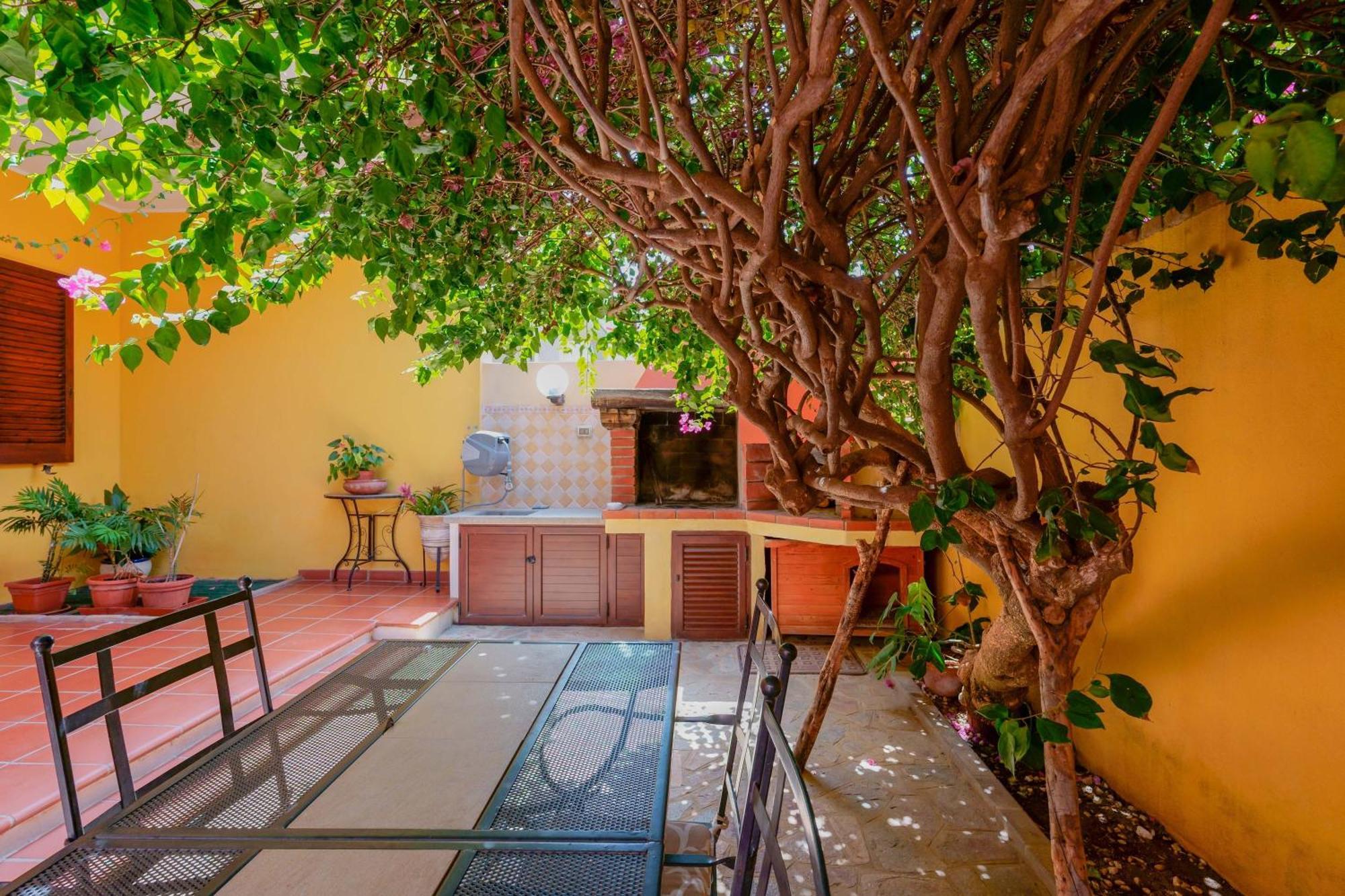 Il Piccolo Giardino Rooms & Breakfast Villasimius Exterior photo