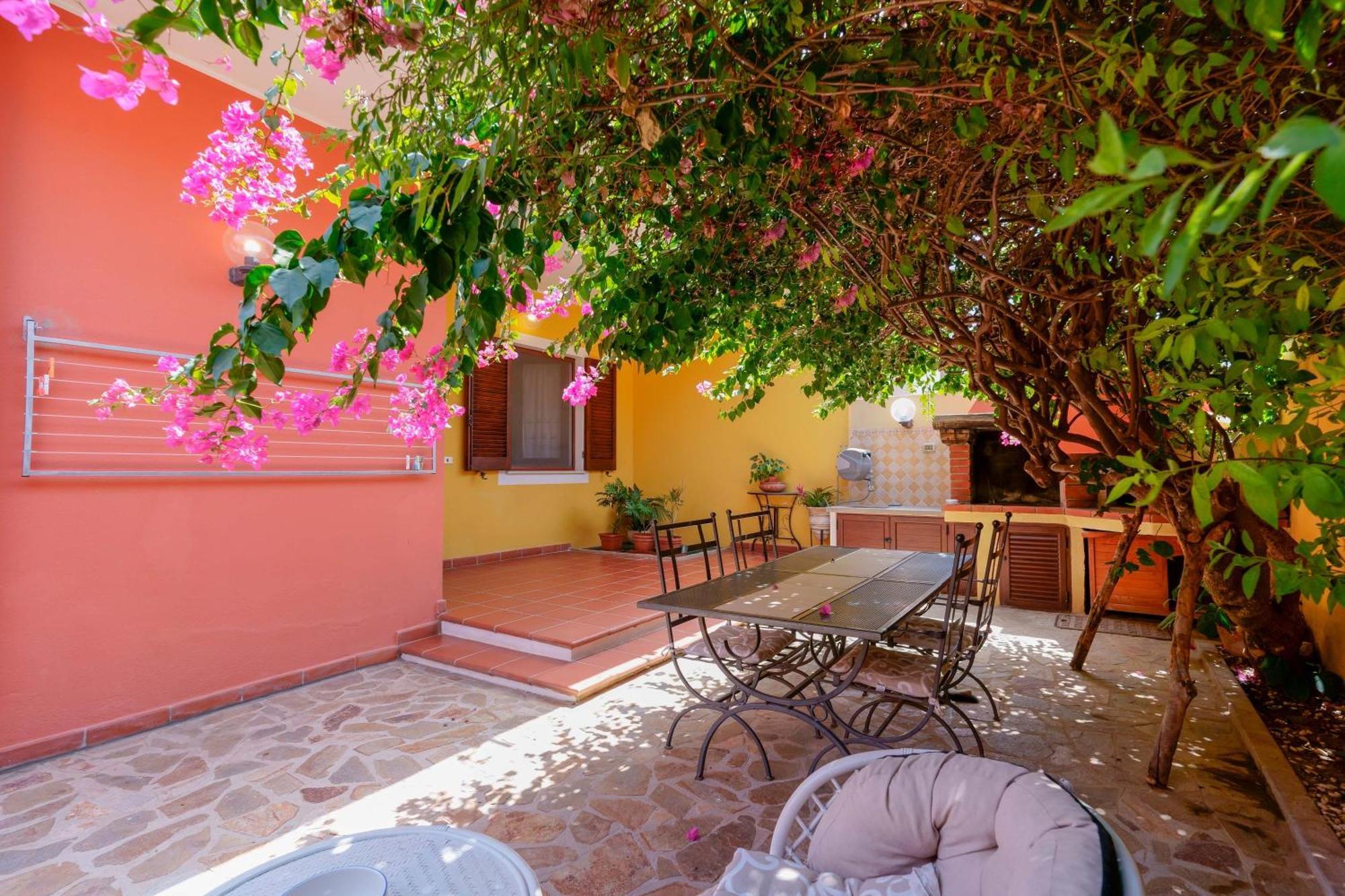 Il Piccolo Giardino Rooms & Breakfast Villasimius Exterior photo