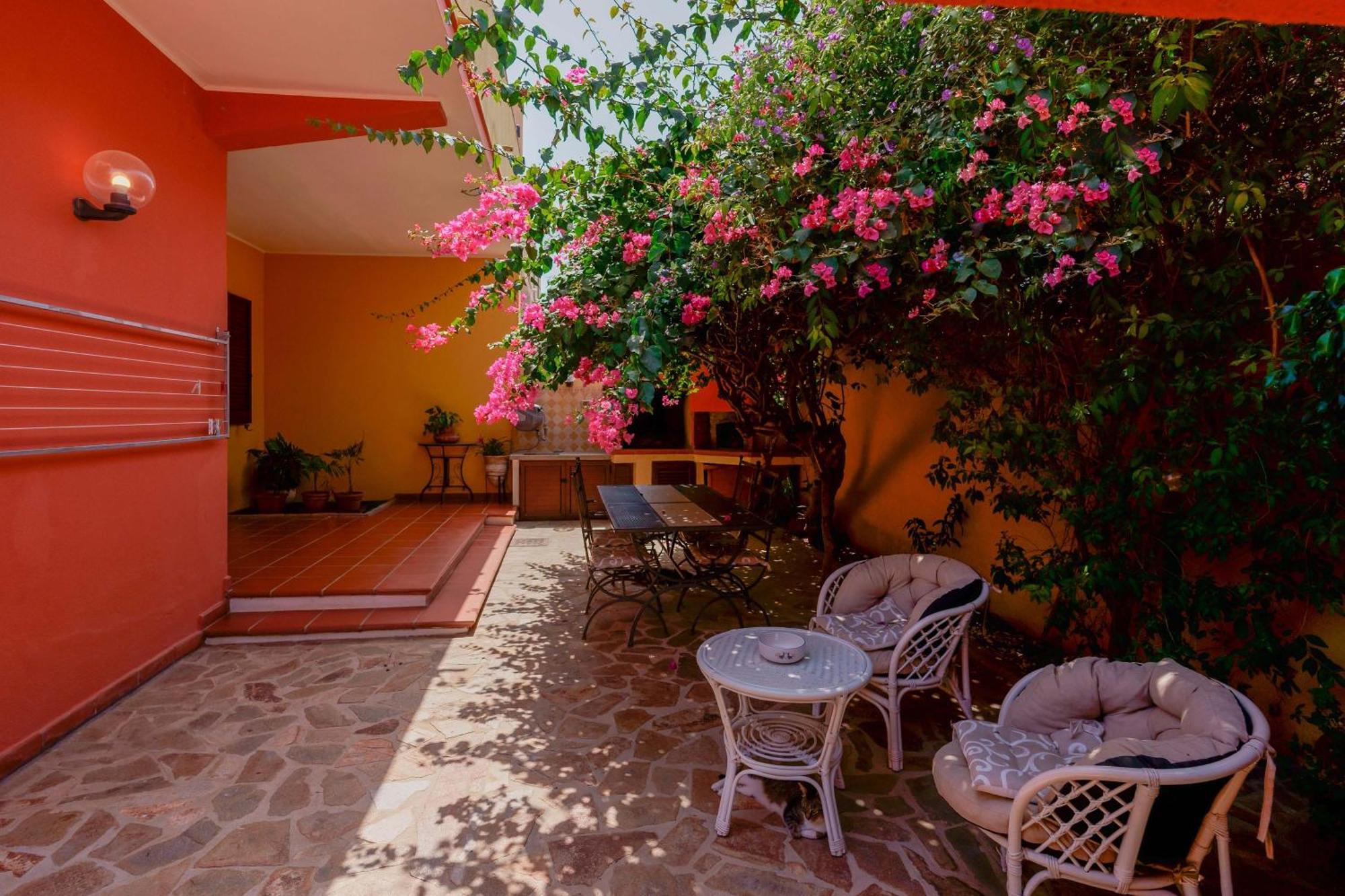 Il Piccolo Giardino Rooms & Breakfast Villasimius Exterior photo