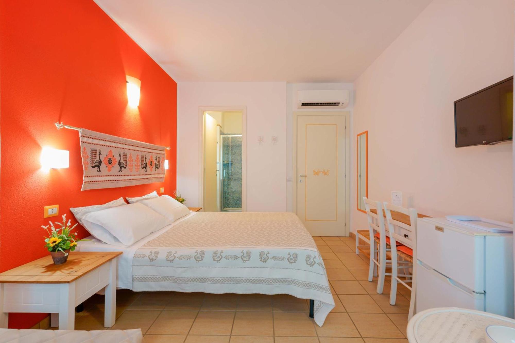 Il Piccolo Giardino Rooms & Breakfast Villasimius Exterior photo
